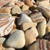 Sötét kavicsok - Politiko Red - rendelj a Share On Stone webáruházból