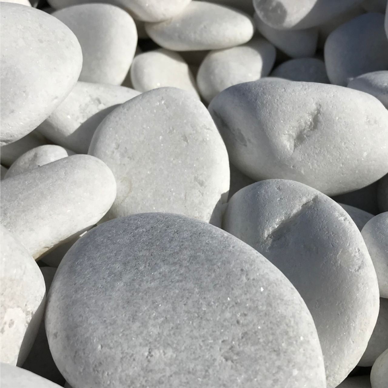 Világos kavicsok - Pure White - rendelj a Share On Stone webáruházból